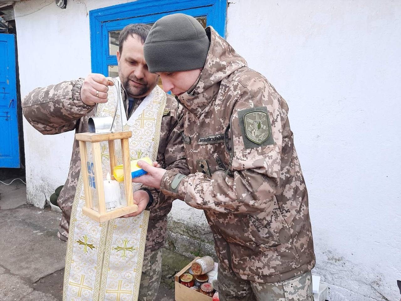 Новини Хмельницького - фото з Капелан з Хмельниччини отримав нагрудний знак Головнокомандувача ЗСУ