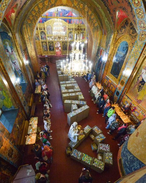 Новини Житомира - фото з Тисячі пасок передали військовим на передову