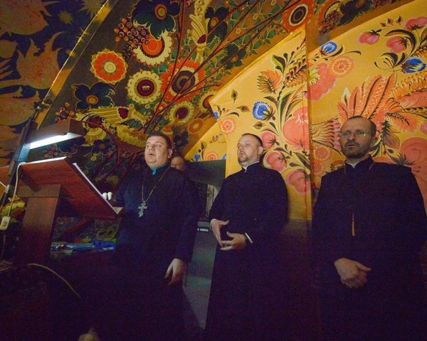 Новини Житомира - фото з Тисячі пасок передали військовим на передову