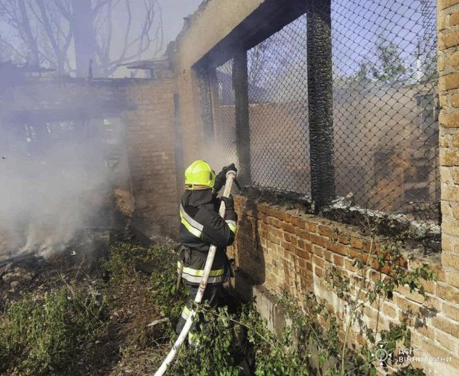 Новини Вінниці - фото з Пожежа у недіючому столярному цеху: вогонь охопив площу у 100 квадратів