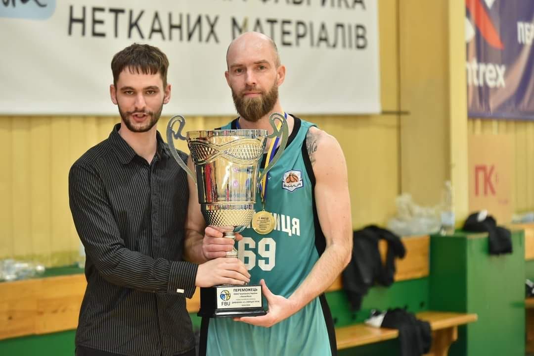 Новини Вінниці - фото з БК «Вінниця» виграв Першу лігу, а Юрія Шкондю визнали найкращим гравцем чемпіонату