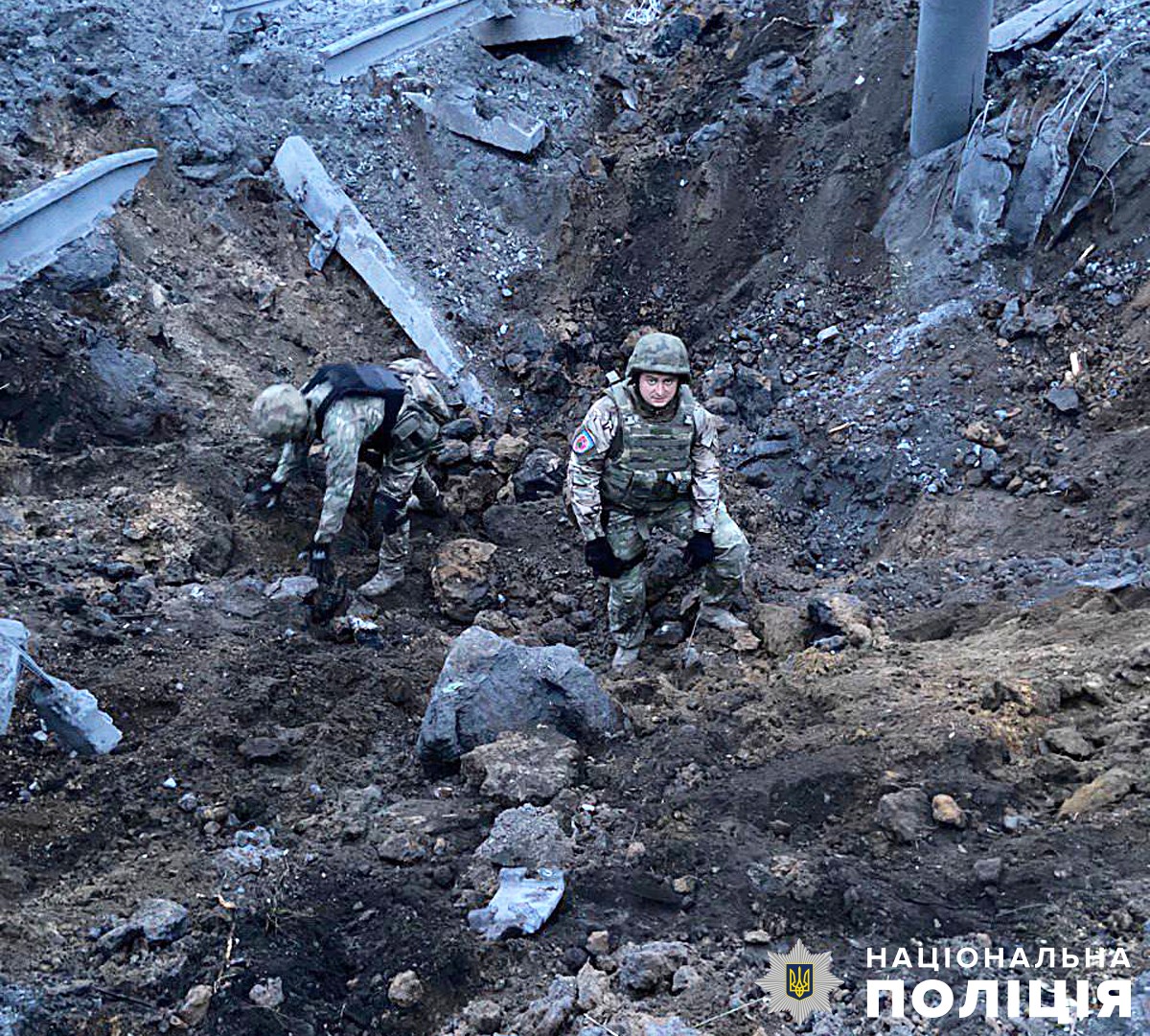 Новини Житомира - фото з Житомирські вибухотехніки поліції розміновують деокуповану частину Харківщини житомирські вибухотехніки поліції розміновують деокуповану частину харківщини