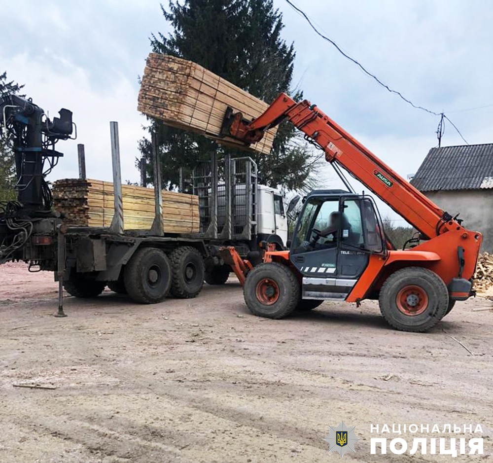 Новини Житомира - фото з На Житомирщині судитимуть організовану групу, яка займалася контрабандою лісу на житомирщині на лаві підсудних опиняться п’ятеро обвинувачених у контрабанді лісу