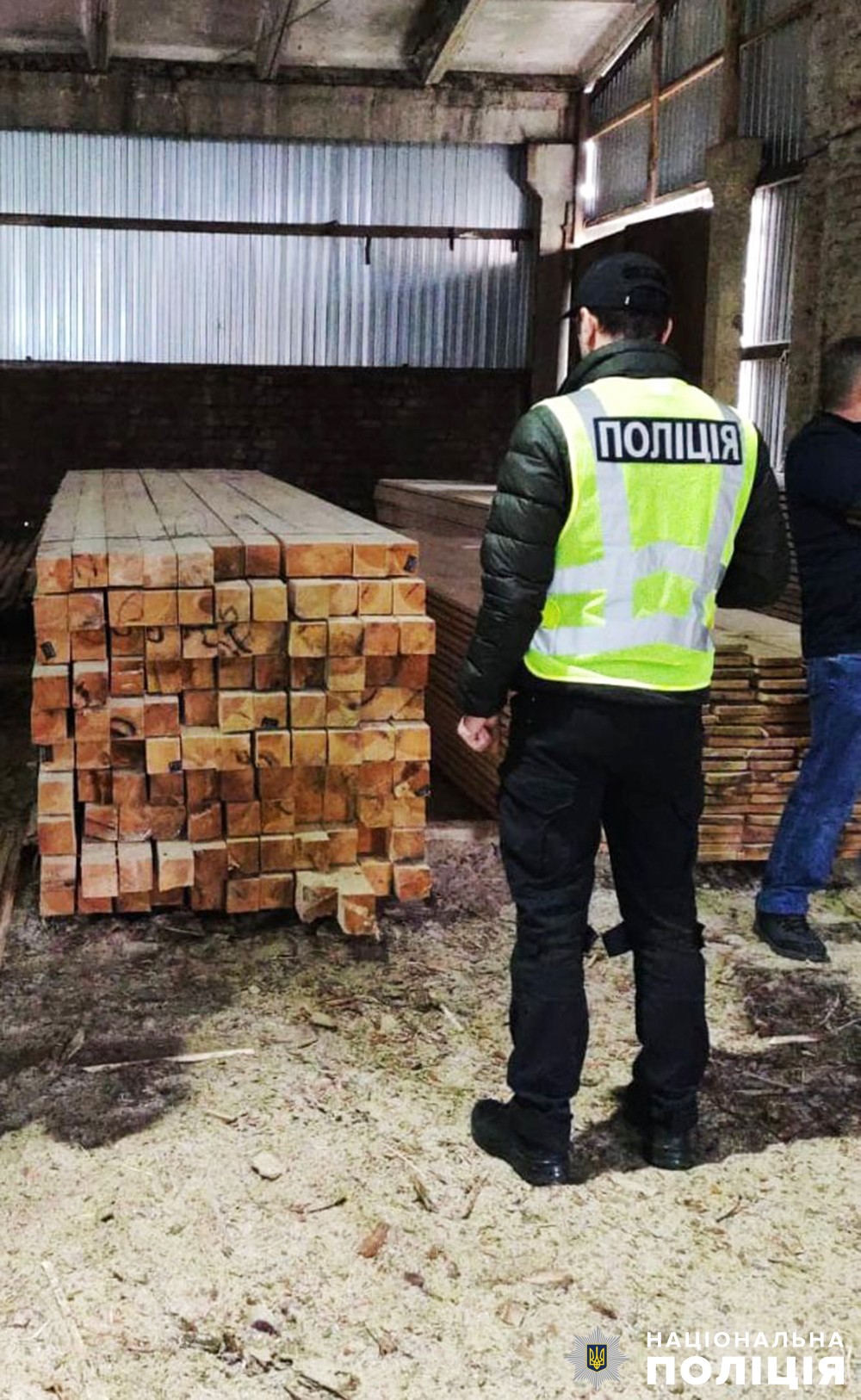 Новини Житомира - фото з На Житомирщині судитимуть організовану групу, яка займалася контрабандою лісу на житомирщині на лаві підсудних опиняться п’ятеро обвинувачених у контрабанді лісу
