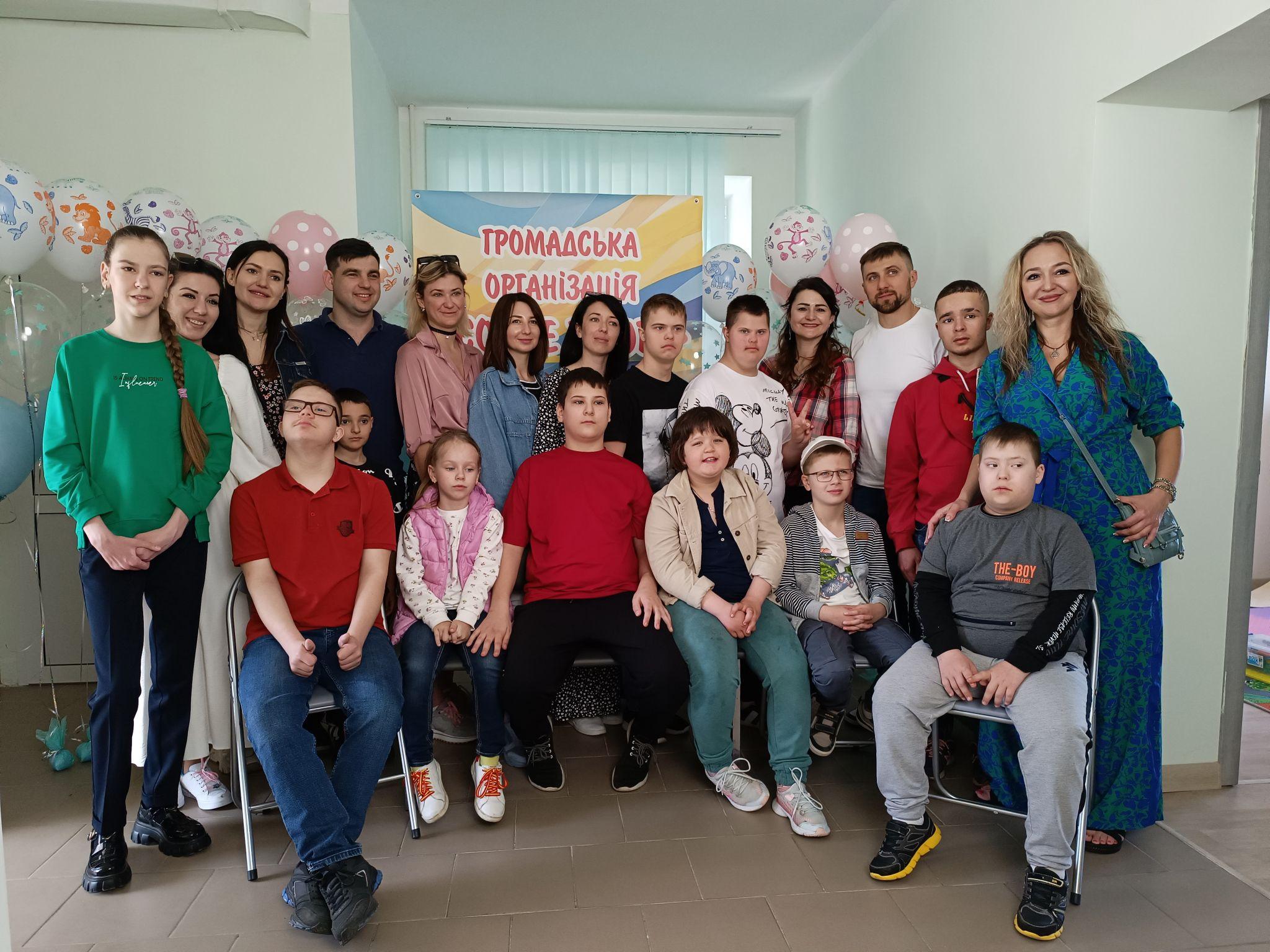 Новини Козятина - фото з Дружно готували піцу з волонтерами з різних куточків України