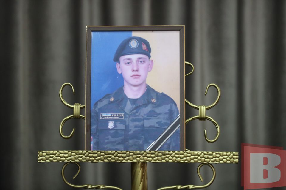 Новини Хмельницького - фото з Рідним загиблих військових з Хмельницького вручили державні нагороди «Може, ми востаннє бачимося». Поблизу Бахмута загинув доброволець Руслан Ткачук