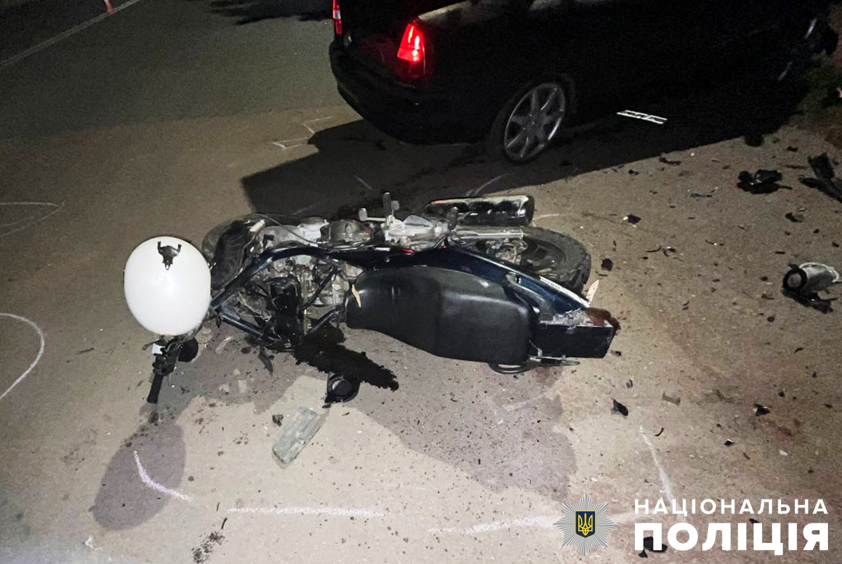 Новини Житомира - фото з Двоє юнаків на мотоциклі постраждали у ДТП в Коростені дтп за участі 17-річного мотоцикліста в коростені: поліція застерігає батьків про відповідальність за життя і здоров’я дітей