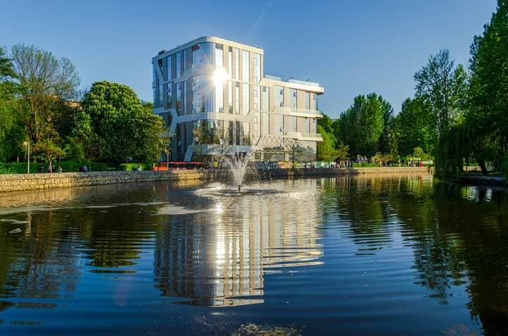 На зображенні може бути: водойма