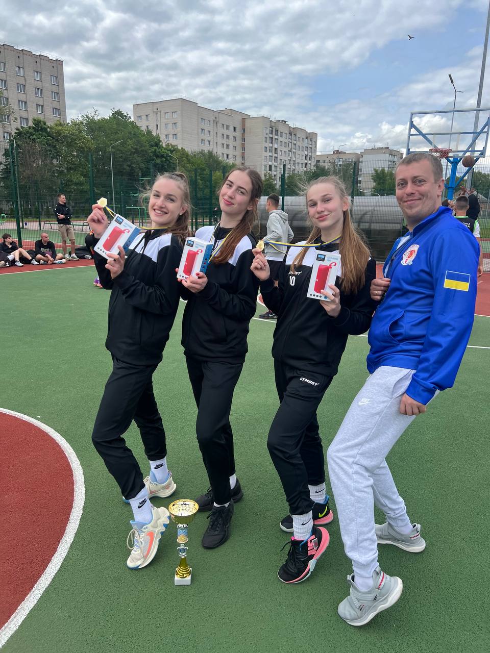 Новини Вінниці - фото з Турніром відкрили стрітбольний сезон. У Вінниці провели чемпіонат із вуличного баскетболу