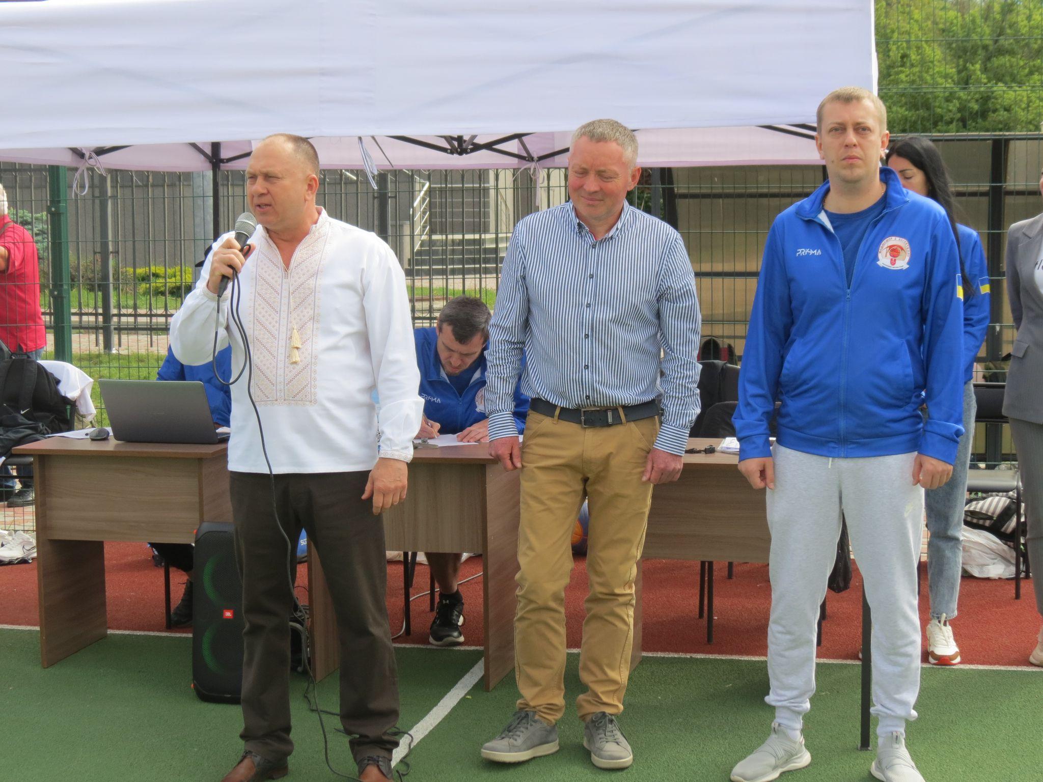 Новини Вінниці - фото з Турніром відкрили стрітбольний сезон. У Вінниці провели чемпіонат із вуличного баскетболу