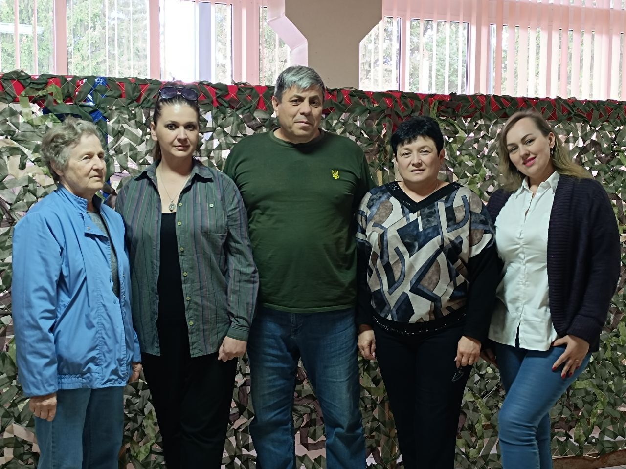 Новини Вінниці - фото з «Приємно відчувати, що ти щось зробив». В Агрономічному плетуть сітки для захисників