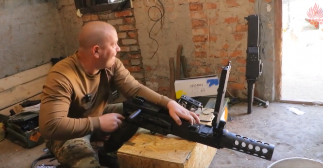 Новини Вінниці - фото з Гвардієць з бригади «Червона Калина» ремонтує зброю для побратимів на передовій