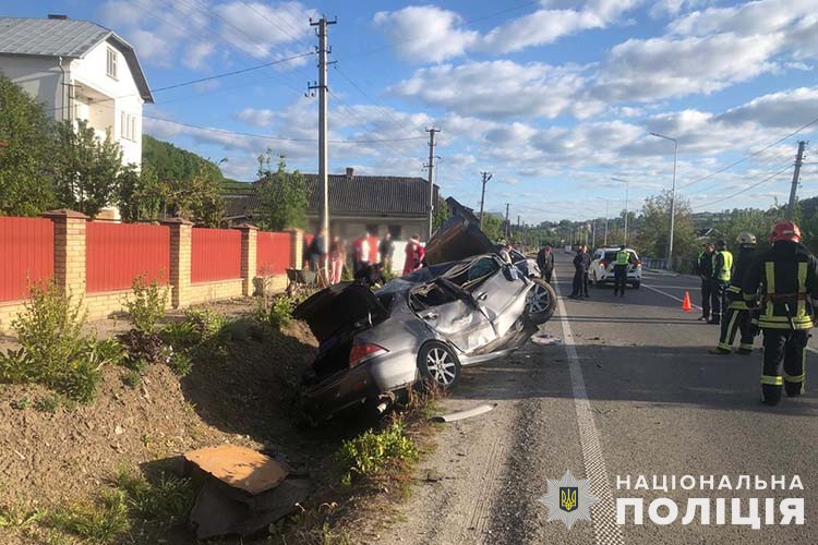 Новини Тернополя - фото з Загинули троє людей, ще семеро — травмовані: за вихідні в області трапилось вісім аварій На Тернопільщині поліцейські встановлюють обставини ДТП, що трапилися протягом трьох діб