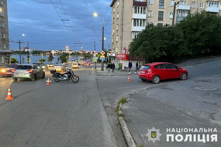Новини Тернополя - фото з Загинули троє людей, ще семеро — травмовані: за вихідні в області трапилось вісім аварій На Тернопільщині поліцейські встановлюють обставини ДТП, що трапилися протягом трьох діб