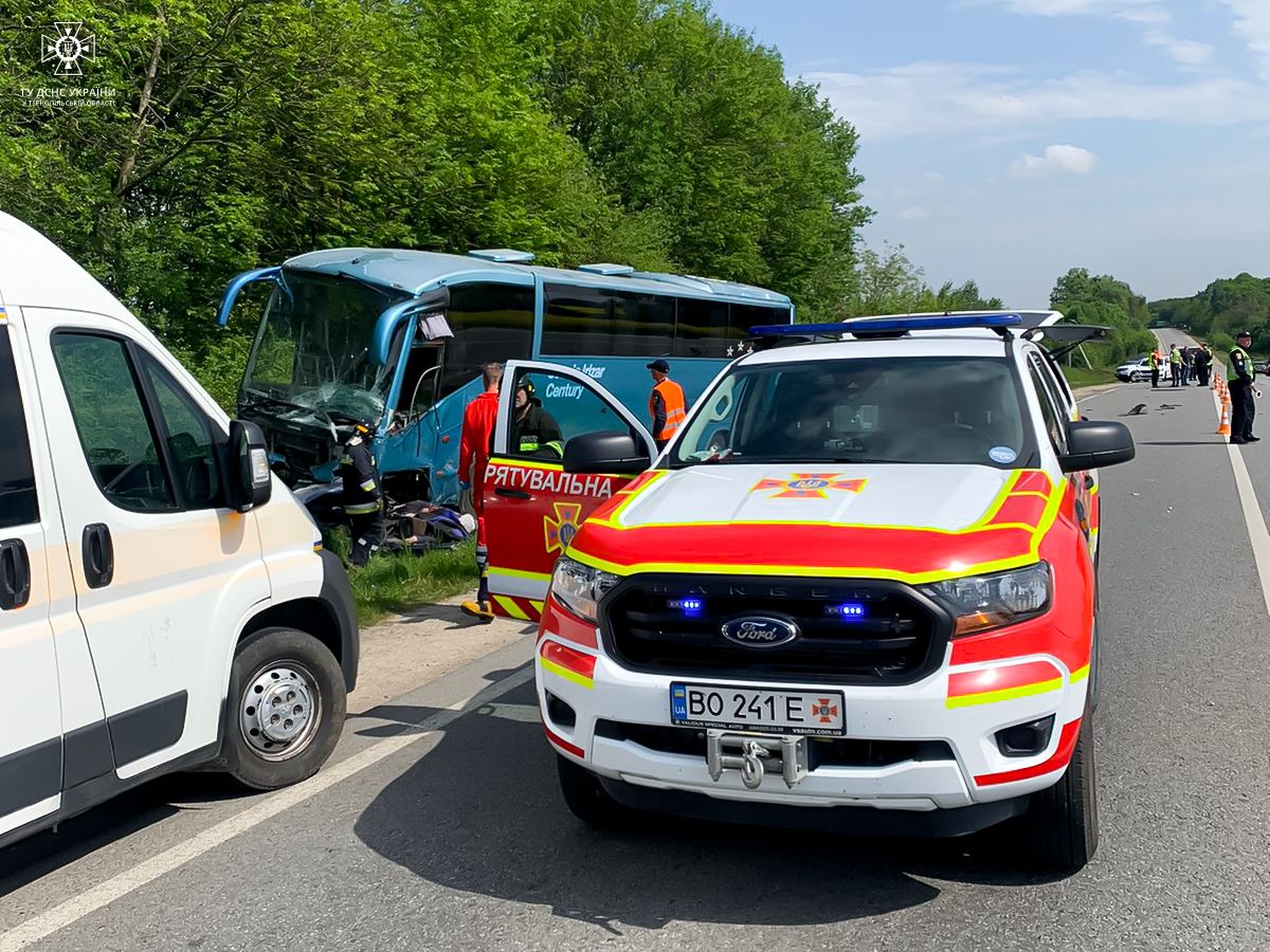 Новини Тернополя - фото з То був стрес на ціле село: де зараз справа загибелі у ДТП двох людей, авто яких «зім’яло» під автобусом