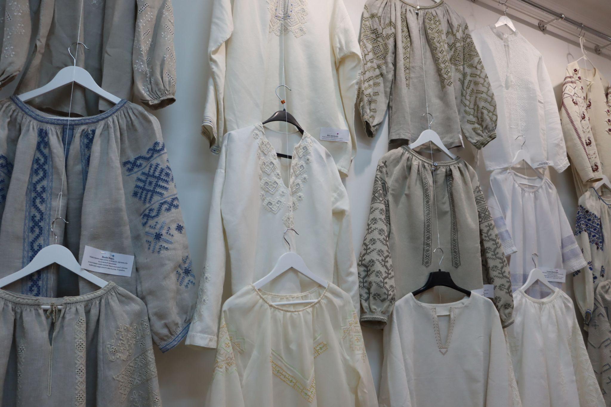 Новини Тернополя - фото з У краєзнавчому музеї виставка борщівських вишиванок та ярмарок народних умільців