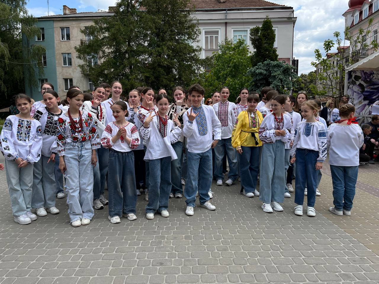 Новини Тернополя - фото з Як тернополяни День вишиванки відзначили: репортаж