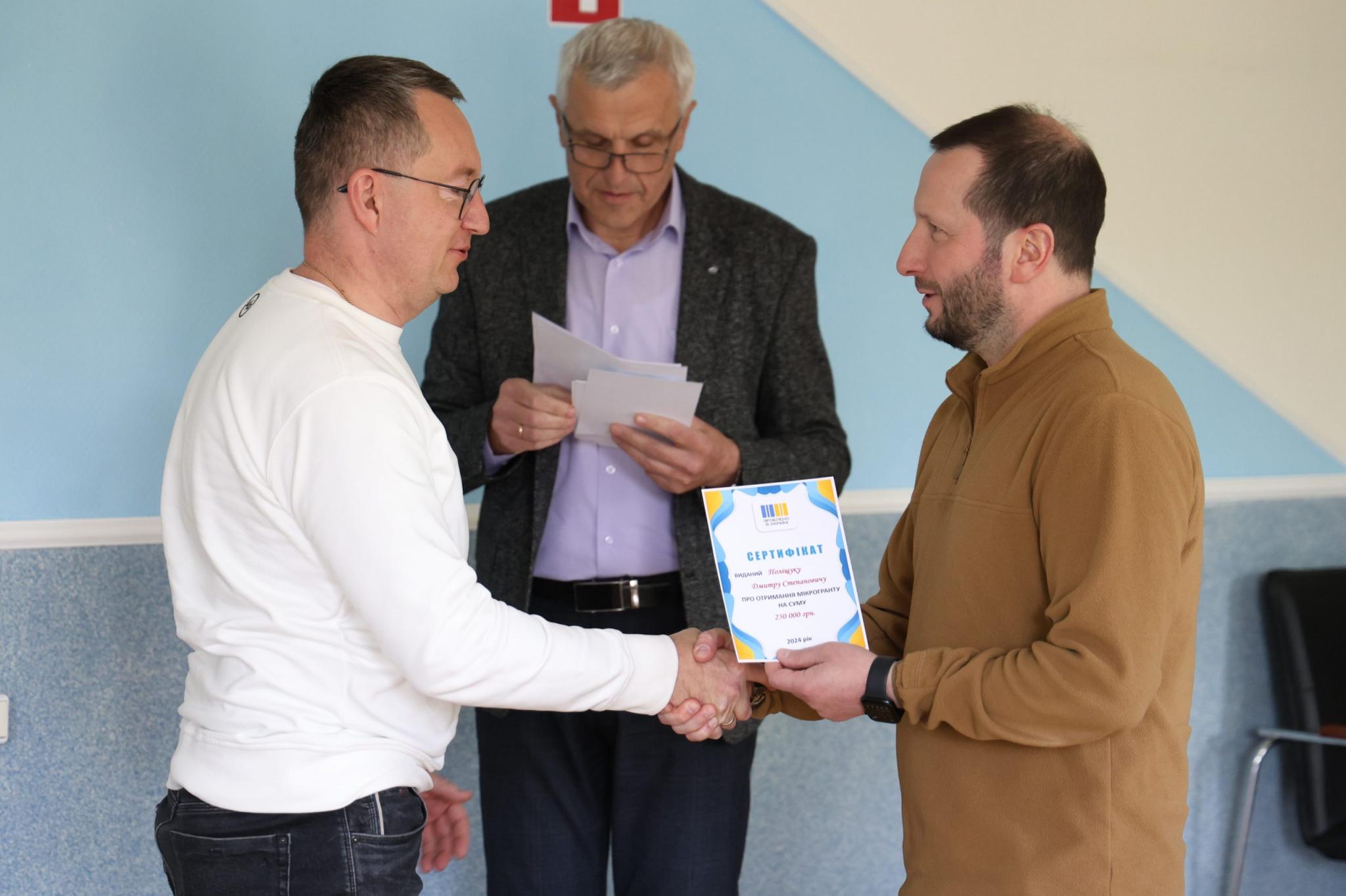 Новини Хмельницького - фото з Хмельницькі підприємці отримали по 250 тисяч гривень мікрогрантів