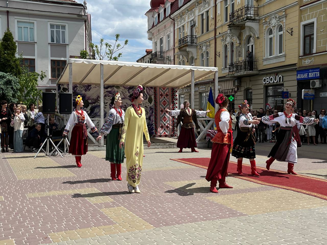 Новини Тернополя - фото з Як тернополяни День вишиванки відзначили: репортаж