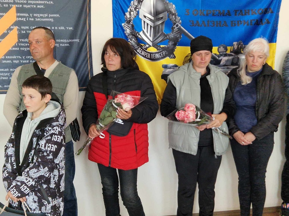 Новини Хмельницького - фото з Родинам полеглих на війні захисників із Хмельниччини вручили державні нагороди