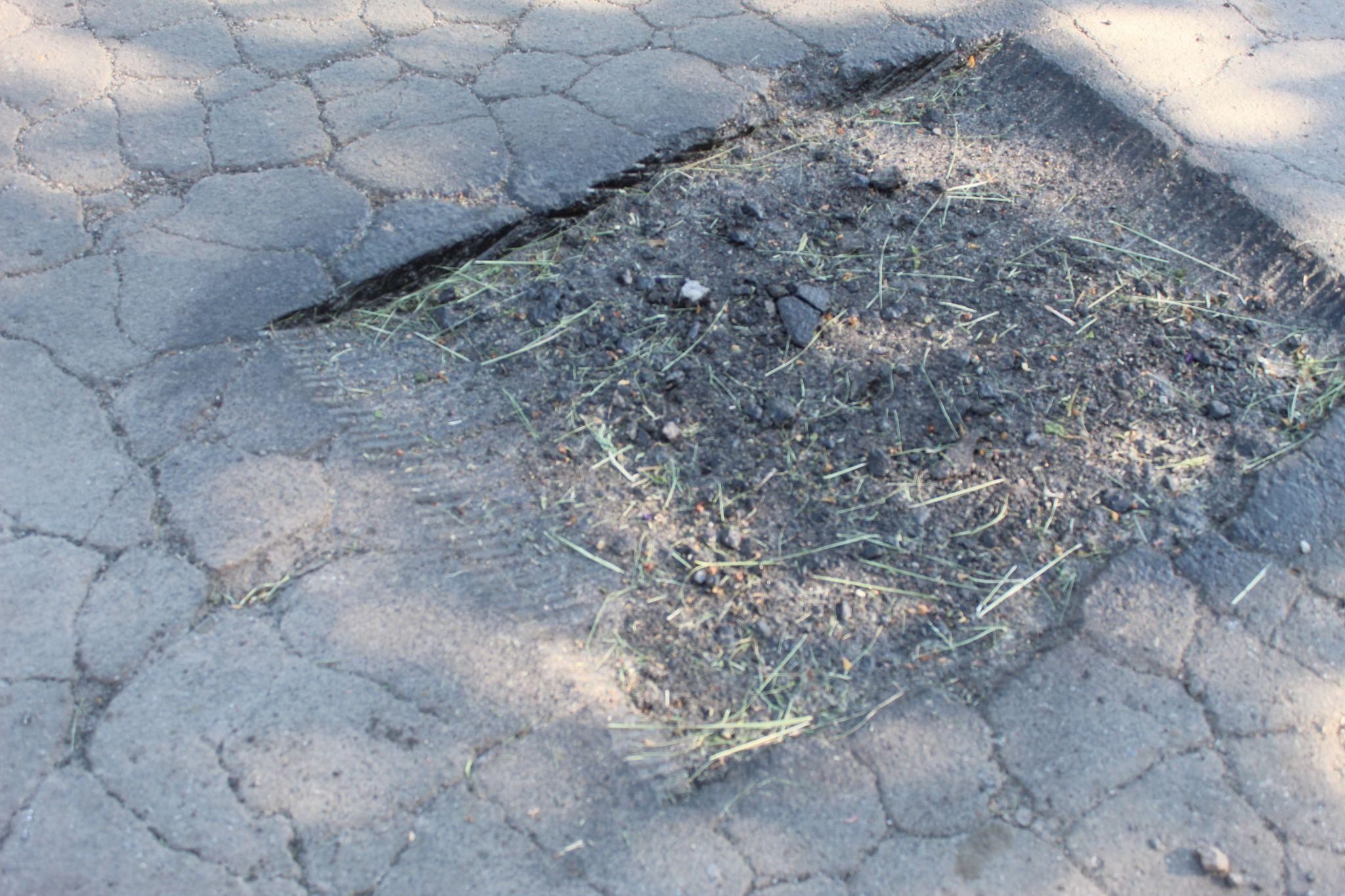 Новини Козятина - фото з Закладали нарізані карти асфальтом і трохи ліпили саманами