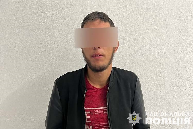 Новини Тернополя - фото з Побив до втрати свідомості та забрав гаманець: розпивання алкоголю в «Сопільче» закінчилось криміналом Слідчі Тернополя затримали зловмисника, який вчинив розбійний напад на місцевого жителя