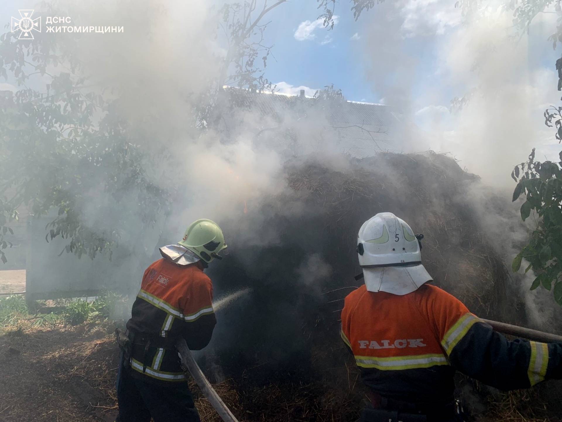 Новини Житомира - фото з За добу рятувальники ліквідували дванадцять пожеж