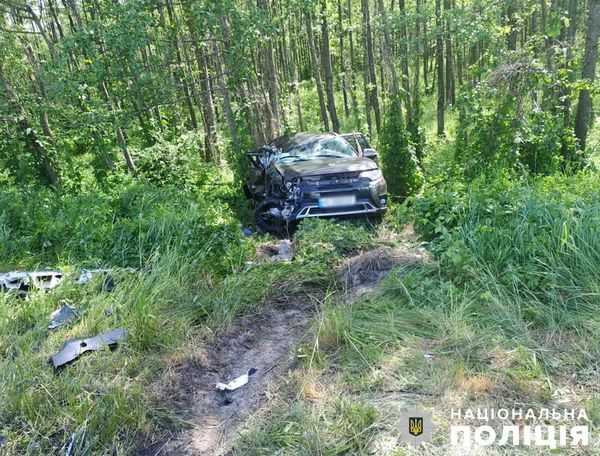 Новини Житомира - фото з Подробиці вчорашньої ДТП на трасі Київ – Ковель – Ягодин: машину занесло через колесо, що лопнуло