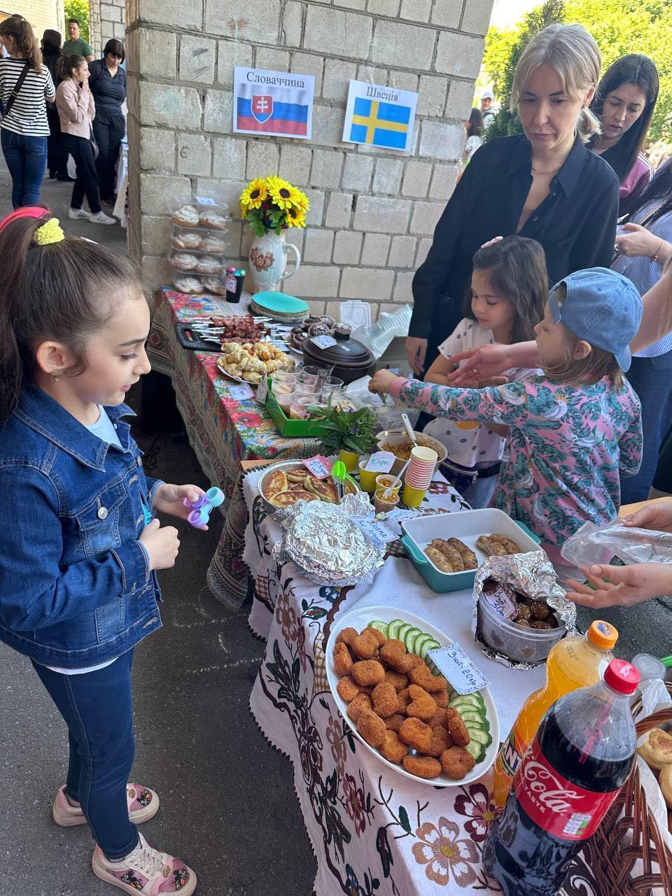 Новини Вінниці - фото з Вінницький ліцей №27 провів найбільше ярмарків та зібрав рекордну суму для ЗСУ