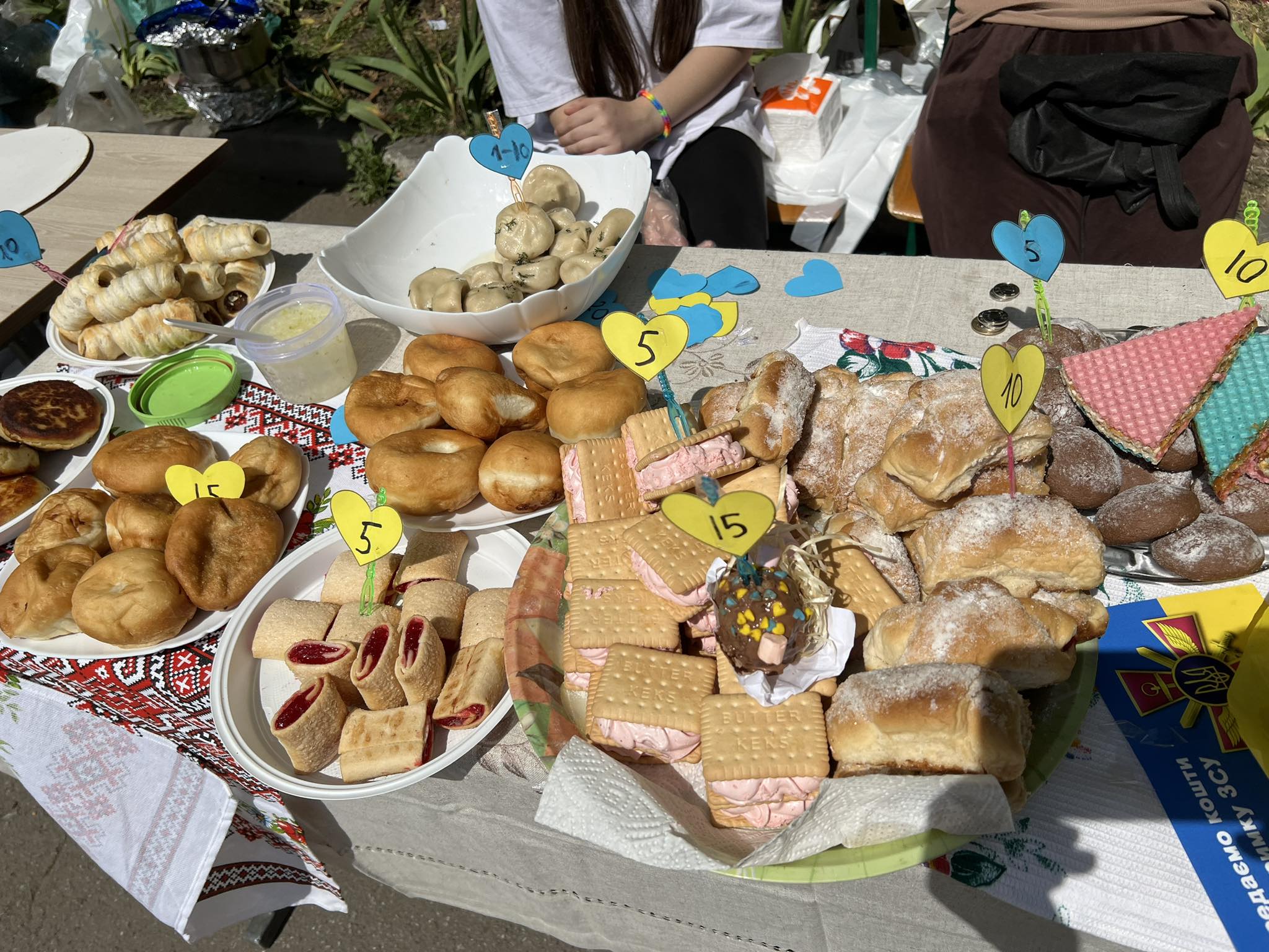 Новини Вінниці - фото з Вінницький ліцей №27 провів найбільше ярмарків та зібрав рекордну суму для ЗСУ