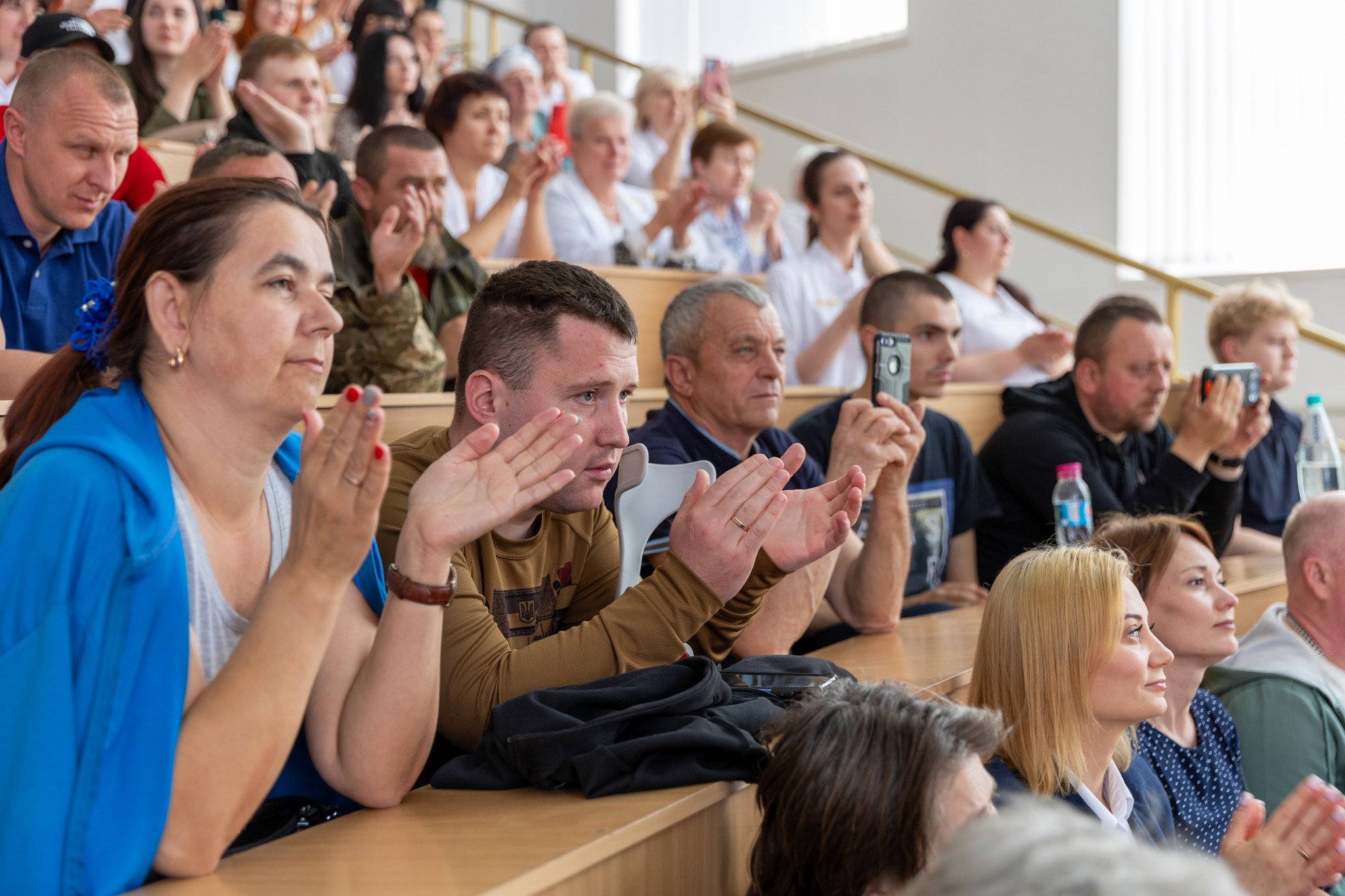 На зображенні може бути: 6 людей