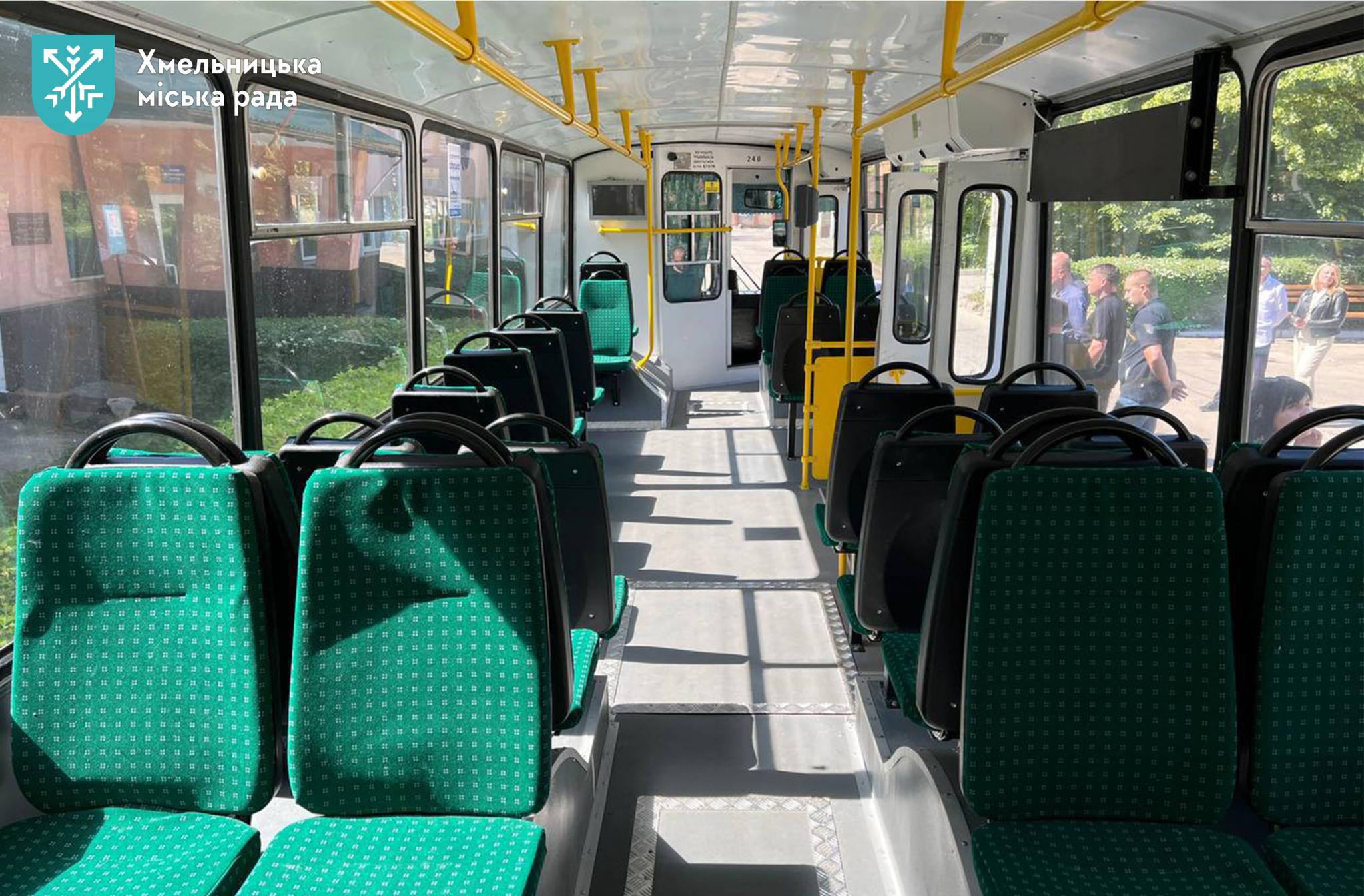 Новини Хмельницького - фото з У Хмельницькому зробили капремонт тролейбуса за 350 тисяч гривень (ФОТО)