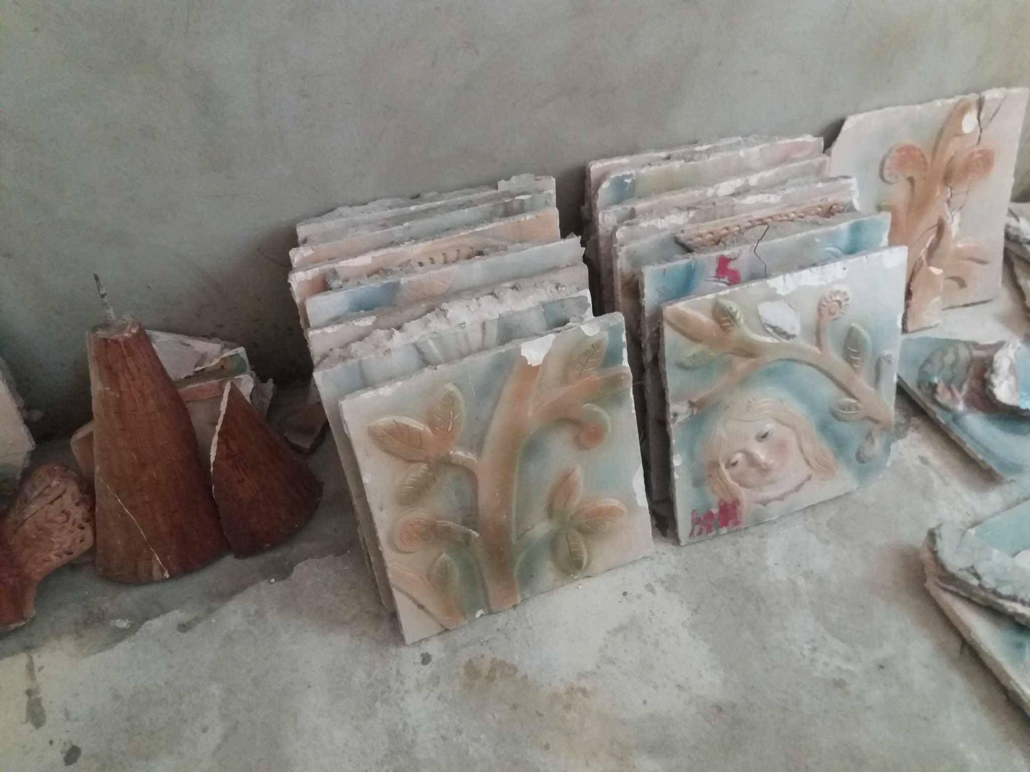 Новини Вінниці - фото з На місці колишнього лялькового театру роблять ремонт. Що тут буде і куди поділи декоративне панно?