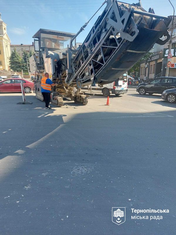 Новини Тернополя - фото з 22 травня ускладнений рух транспорту на кільці біля «Рогатки»