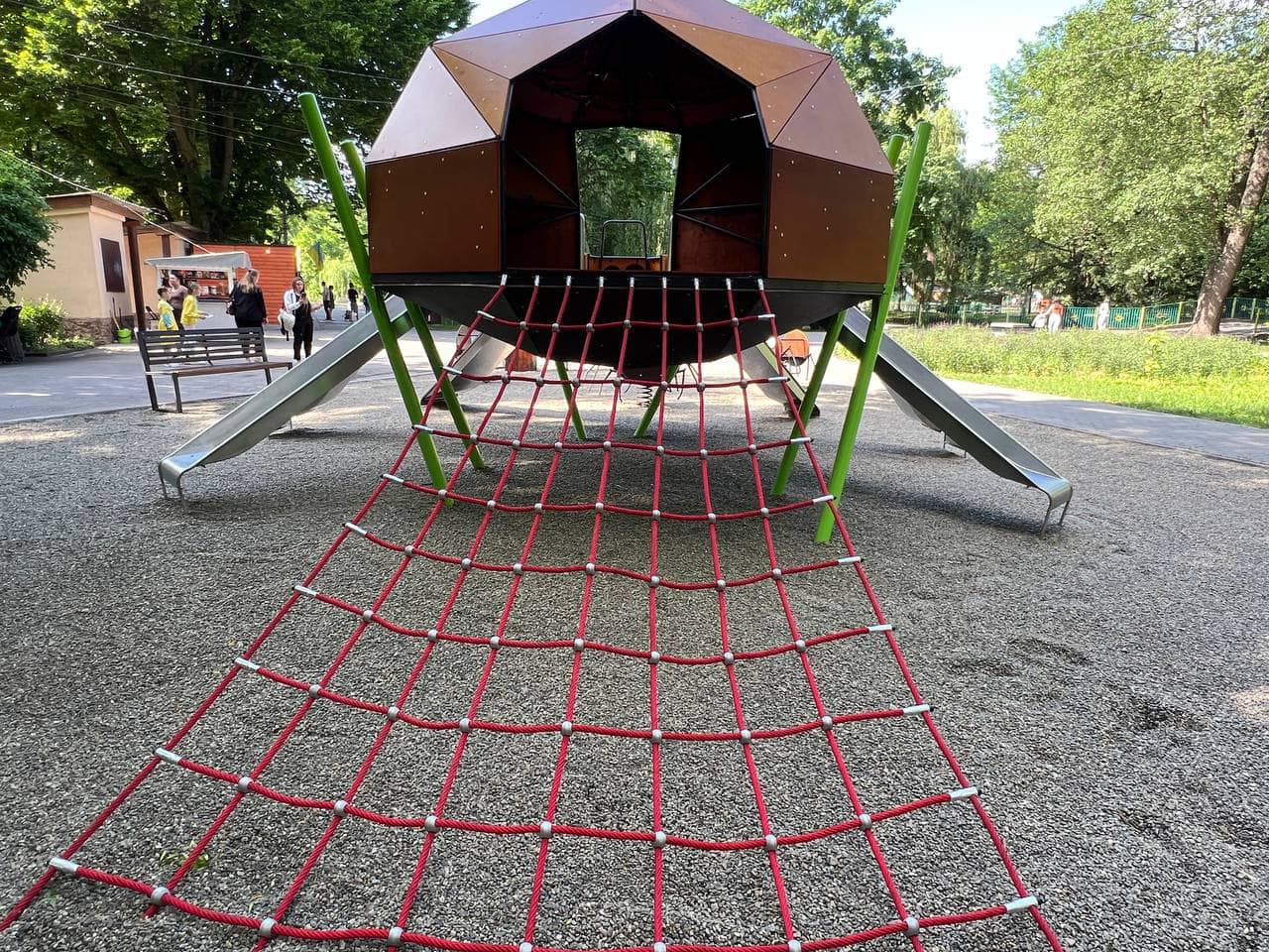 Новини Хмельницького - фото з У Хмельницькому відкрили дитячий майданчик за ескізом загиблого Андрія Черніцького