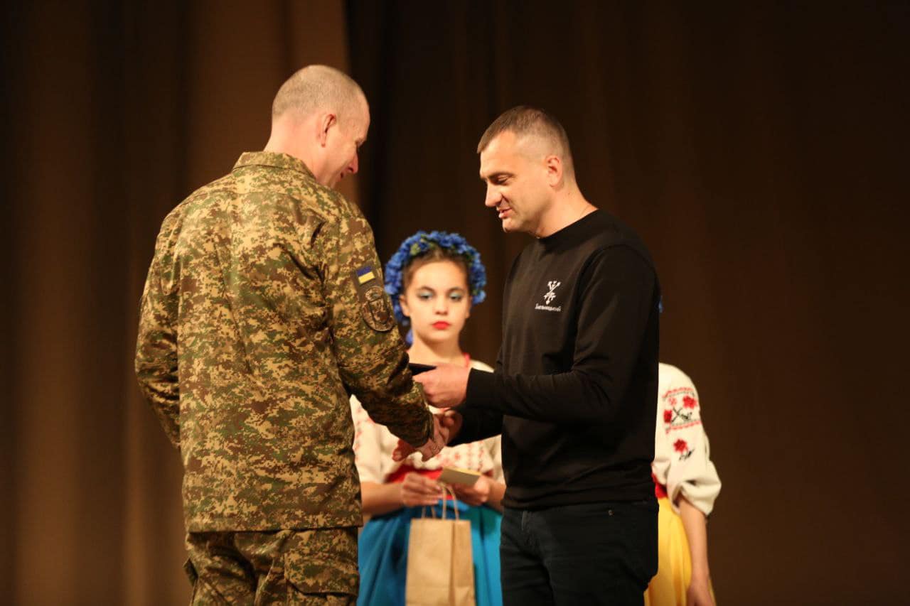 Новини Хмельницького - фото з У Хмельницькому військові отримали квартири і відзнаки мера