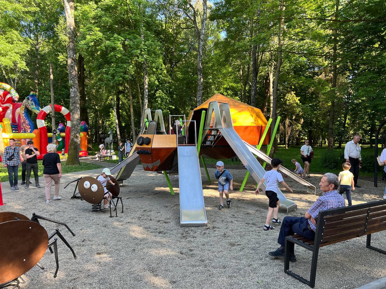 Новини Хмельницького - фото з У Хмельницькому відкрили дитячий майданчик за ескізом загиблого Андрія Черніцького