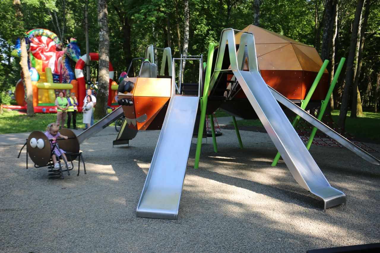 Новини Хмельницького - фото з У Хмельницькому відкрили дитячий майданчик за ескізом загиблого Андрія Черніцького