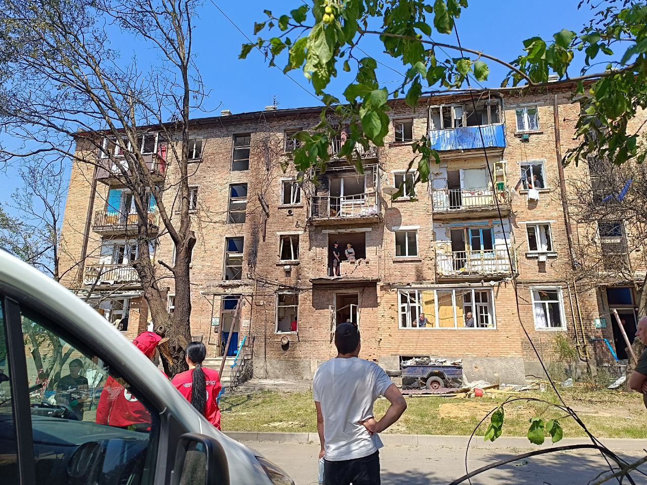 Новини Вінниці - фото з «Нас врятувало дерево»: дізналися у свідків подробиці влучання у житловий будинок у Жмеринці