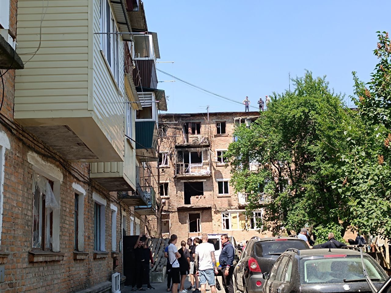 Новини Вінниці - фото з «Нас врятувало дерево»: дізналися у свідків подробиці влучання у житловий будинок у Жмеринці