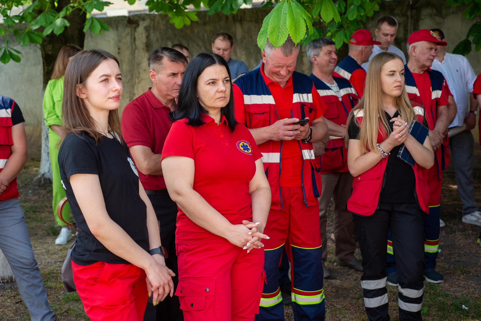 Новини Тернополя - фото з Дякуємо тим, хто рятує життя: у Тернополі нагородили медиків швидкої допомоги На зображенні може бути: 7 людей та текст