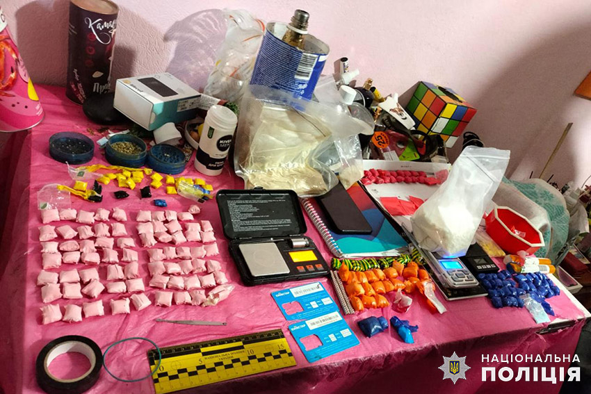 Новини Хмельницького - фото з У Хмельницькому поліцейські викрили групу наркоторговців: вилучене оцінили на мільйон гривень