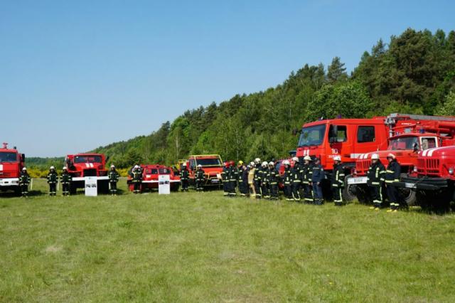 Новини Житомира - фото з На Житомирщині відбулися масштабні навчання протипожежних команд лісових господарств з 3 областей України