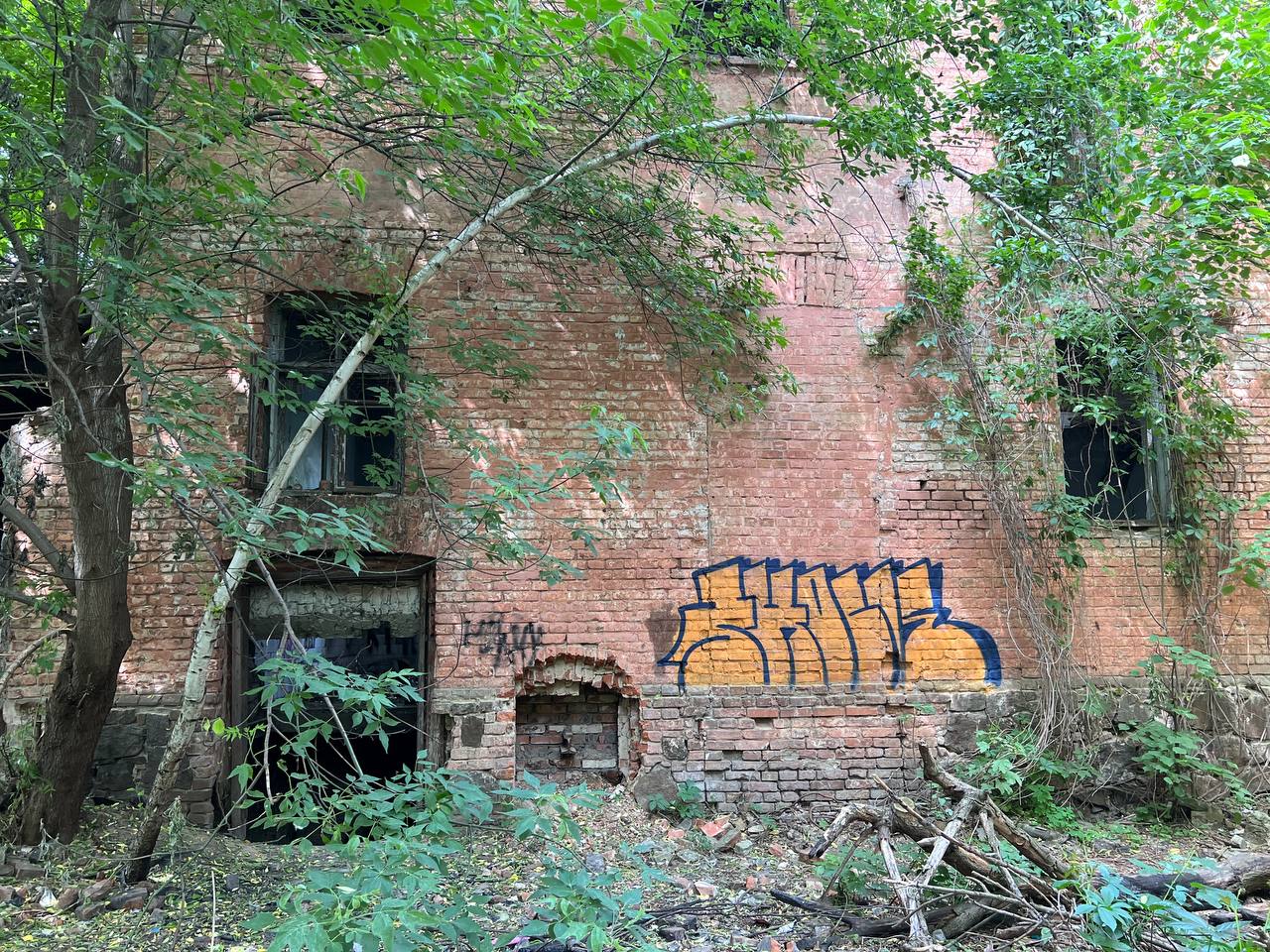 Новини Вінниці - фото з Сором на вулиці Соборній: як виглядає напівзруйнована будівля «Вінницяфармація» та що всередині