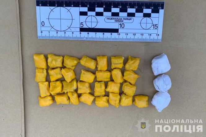 Новини Вінниці - фото з У Стрижавці зловили водія «під кайфом», який віз понад 200 закладок з амфетаміном