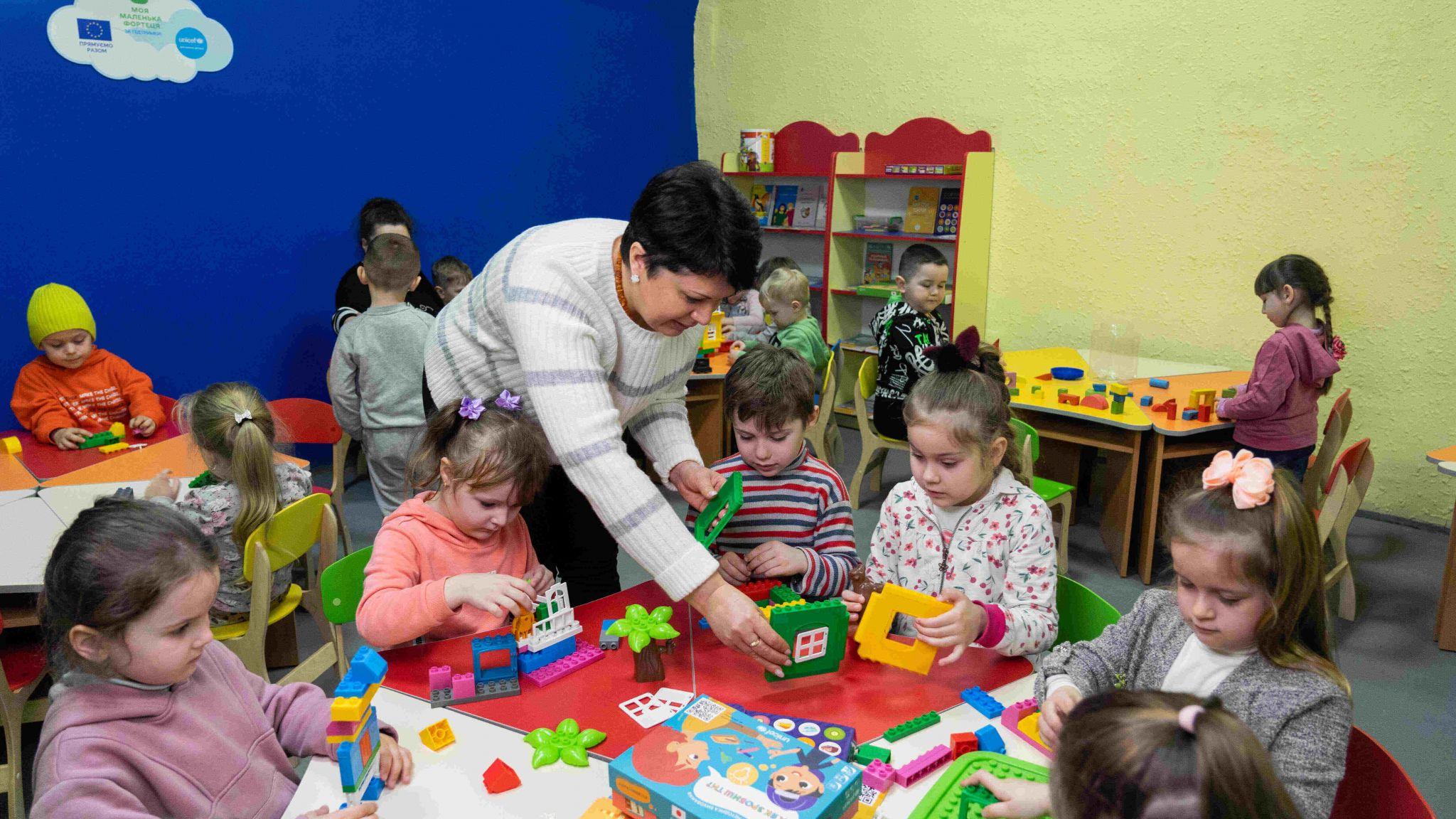 Новини Житомира - фото з Європейський Союз та ЮНІСЕФ допомогли облаштувати дружнє до дітей укриття у дитячому садочку міста Житомир
