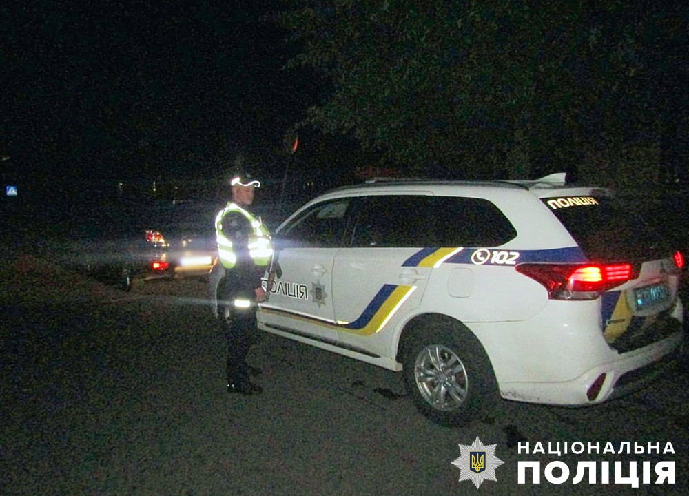 Новини Житомира - фото з У Бердичеві водійка-порушниця намагалася відкупитися від поліцейських у бердичеві водійка-порушниця намагалася відкупитися від поліцейських: розпочато розслідування