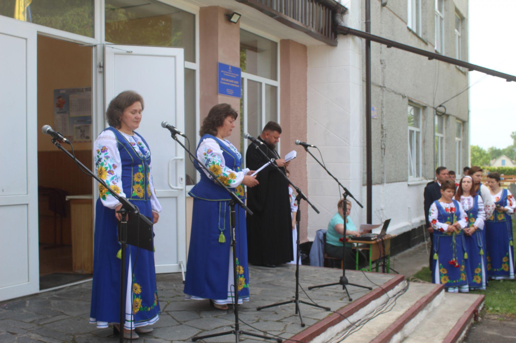 Новини Козятина - фото з «Віталій прийшов в ліцей з квітами. Тривога була, але не думала що бачимось востаннє»