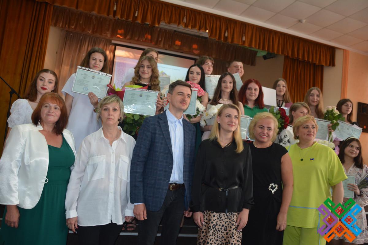 Новини Хмельницького - фото з У Хмельницькій гуманітарно-педагогічній академії відбувся випуск бакалаврів (ФОТО)