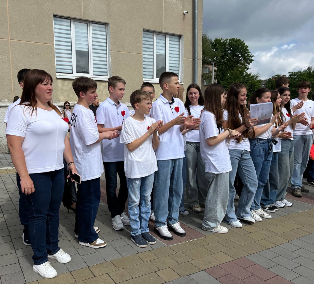 Новини Тернополя - фото з У школах Тернополя пролунав останній дзвоник: репортаж зі свята